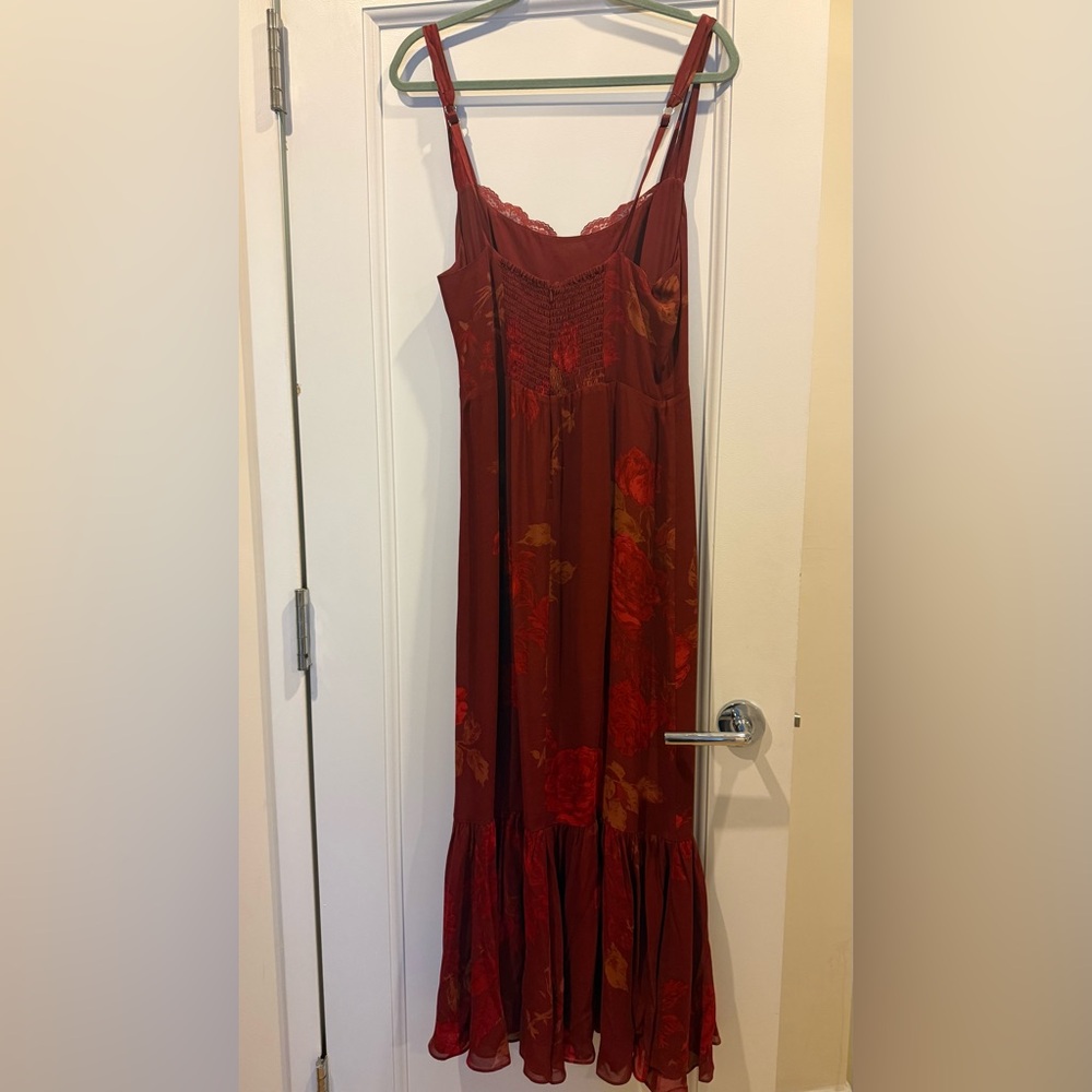 Reformation Irisa Midi Dress in Burgundy Floral Jacquard - Picture 3 of 4